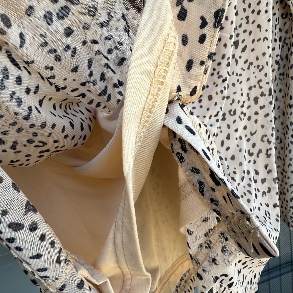 Jane and Delancey Black/Cream rushed Long Sleeve buttoned leopard print size L - Picture 6 of 8